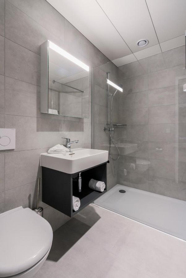 Yparc Hotel Ивердон ле Бен Екстериор снимка