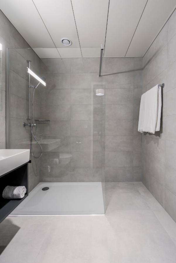 Yparc Hotel Ивердон ле Бен Екстериор снимка