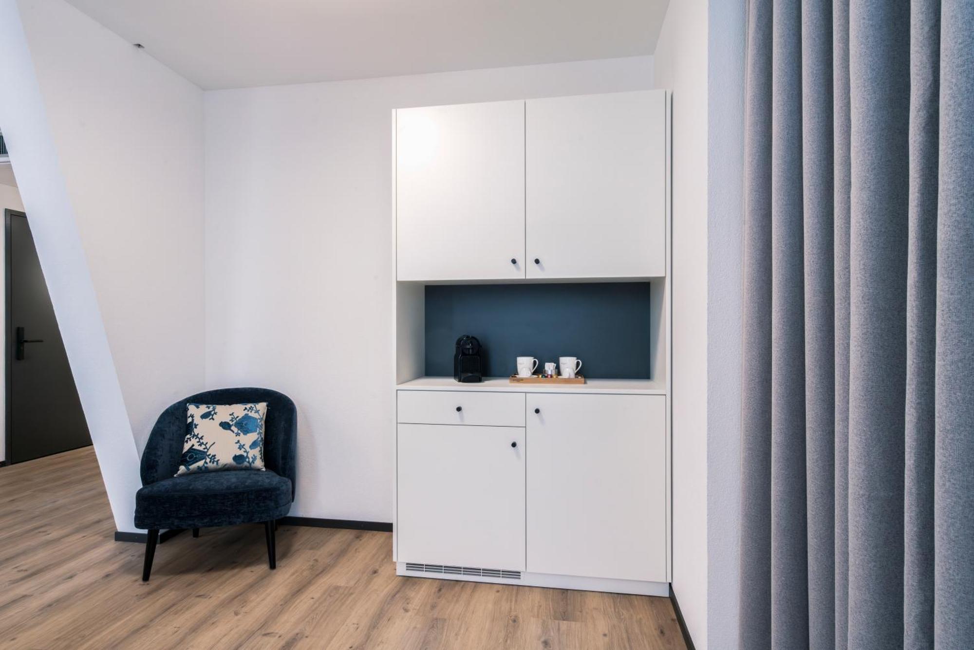 Yparc Hotel Ивердон ле Бен Екстериор снимка