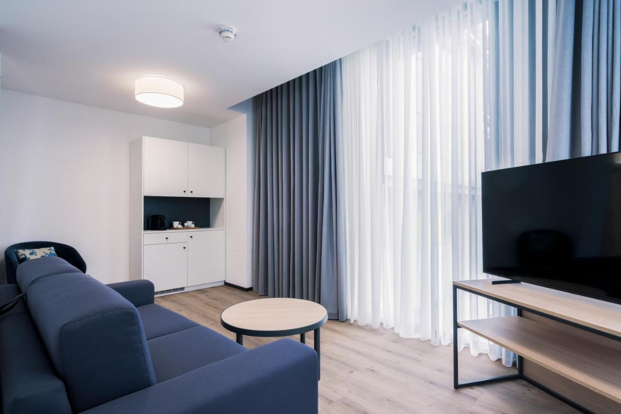 Yparc Hotel Ивердон ле Бен Екстериор снимка