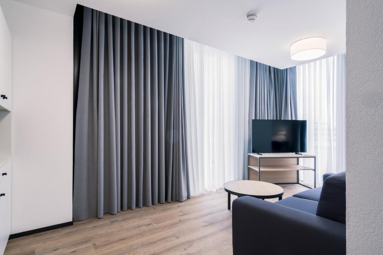 Yparc Hotel Ивердон ле Бен Екстериор снимка