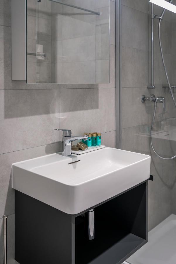 Yparc Hotel Ивердон ле Бен Екстериор снимка