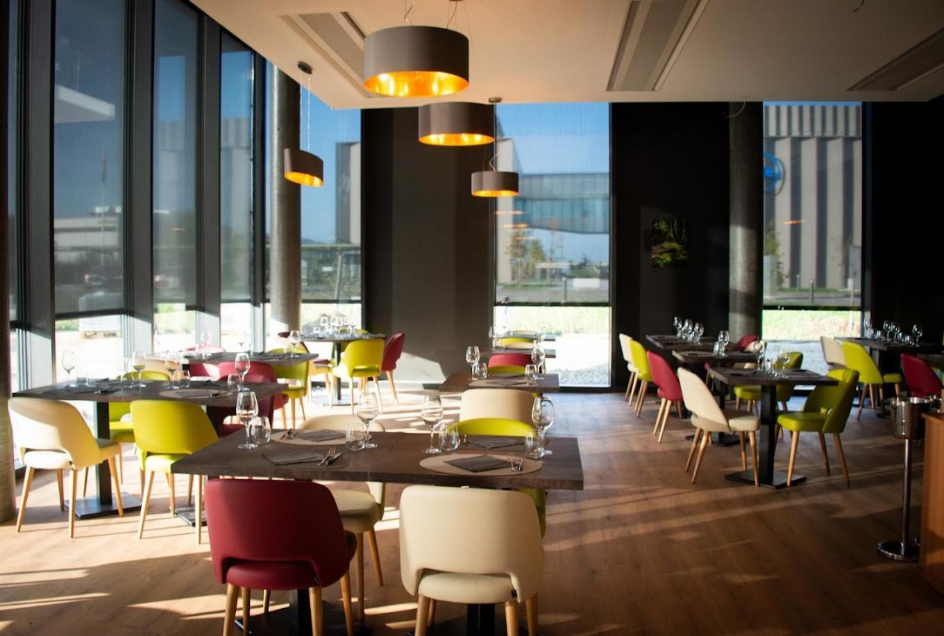 Yparc Hotel Ивердон ле Бен Екстериор снимка